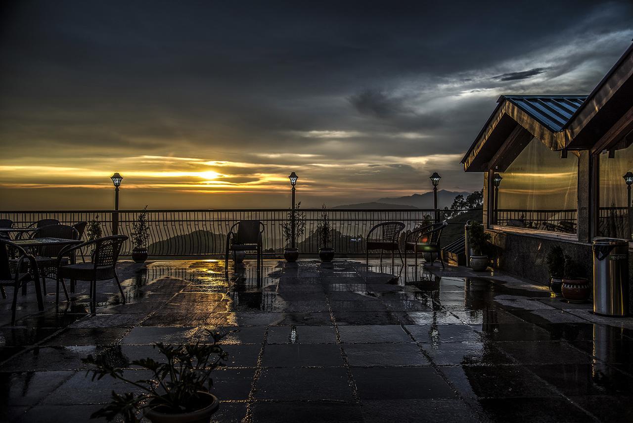 Hotel Andaz Shimla Shogi Bagian luar foto